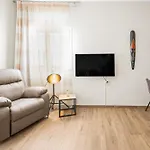 Cityview 1 Fully Equipped Apt By Hospi